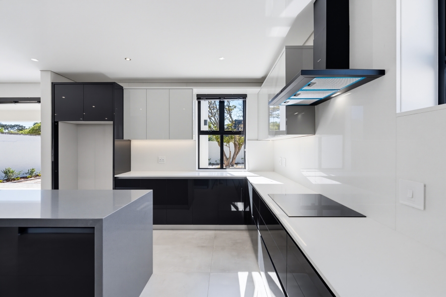 To Let 4 Bedroom Property for Rent in Pinelands Western Cape
